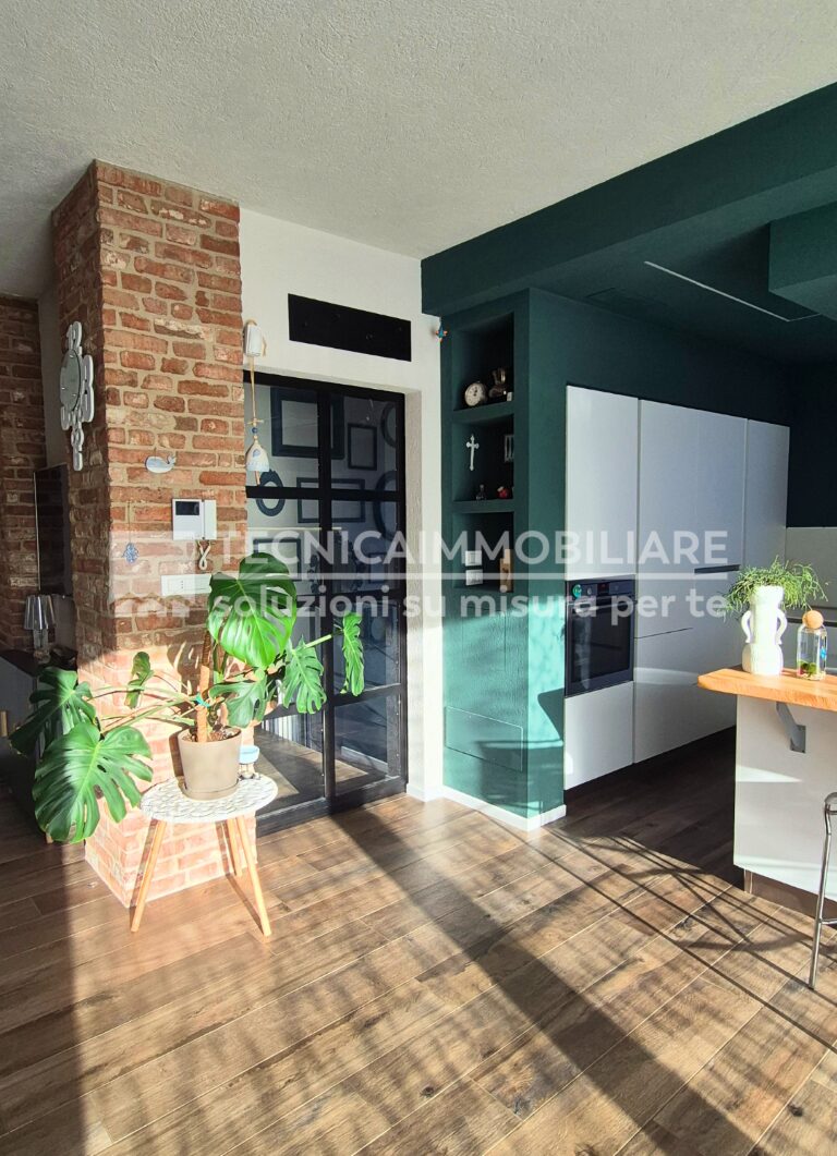 10-1 (Grande) (Media)