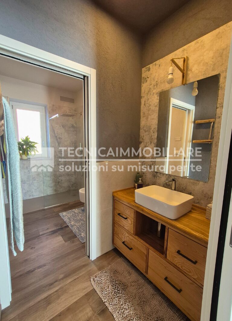 11-1 (Grande) (Media)