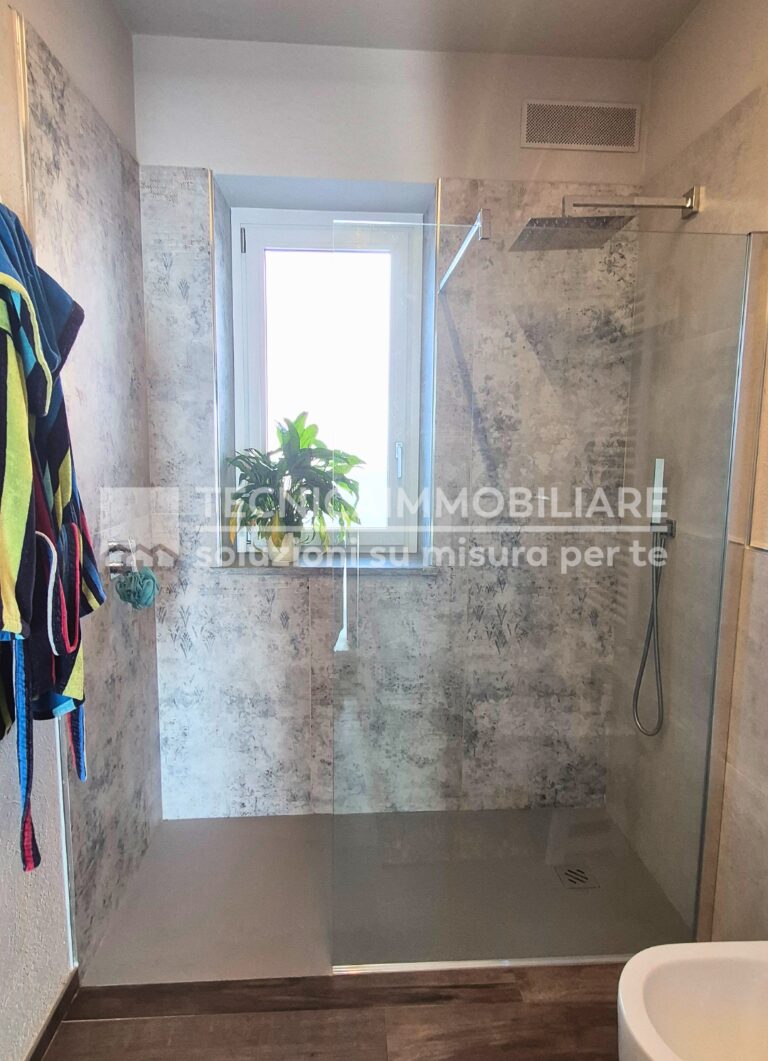 12-1 (Grande) (Media)