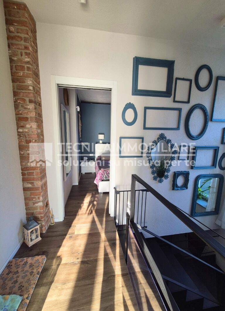 16-1 (Grande) (Media)