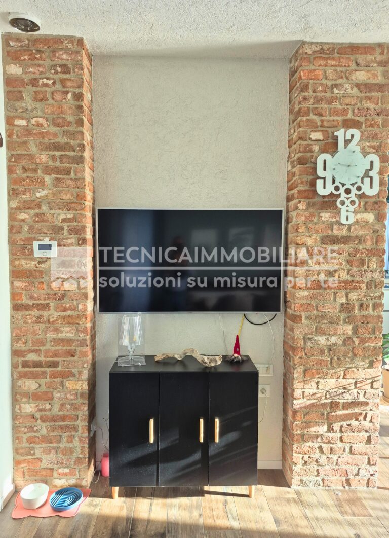 8-1 (Grande) (Media)